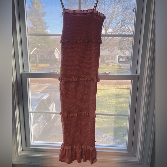 Pinkblush Maternity Fitted Midi Dress - Worn Once - Picture 4 of 4